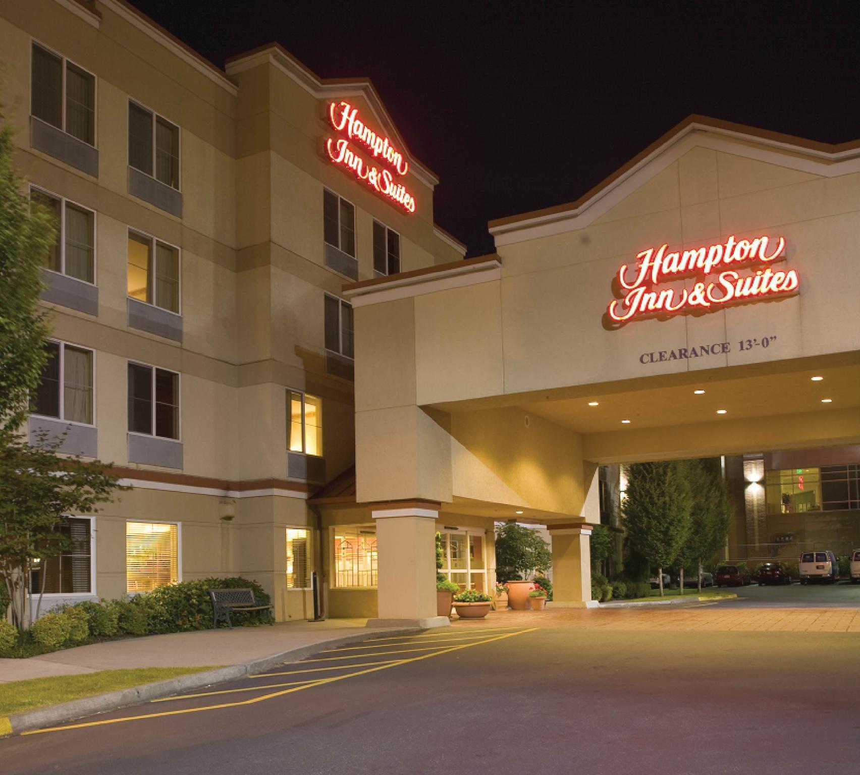 Hampton Inn & Suites Seattle North/Lynnwood Exterior photo
