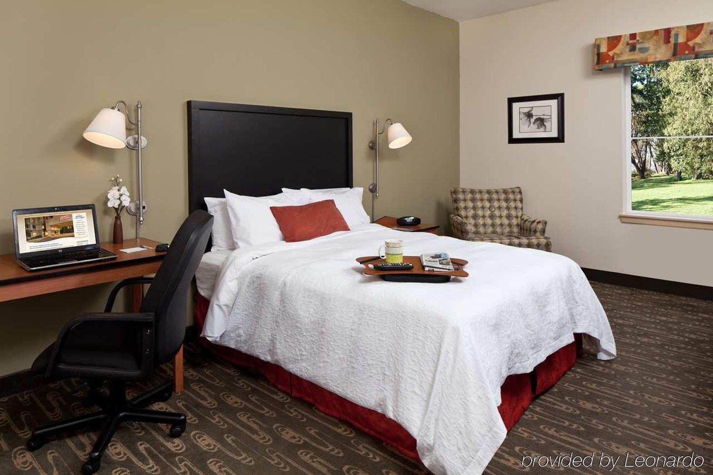 Hampton Inn & Suites Seattle North/Lynnwood Room photo