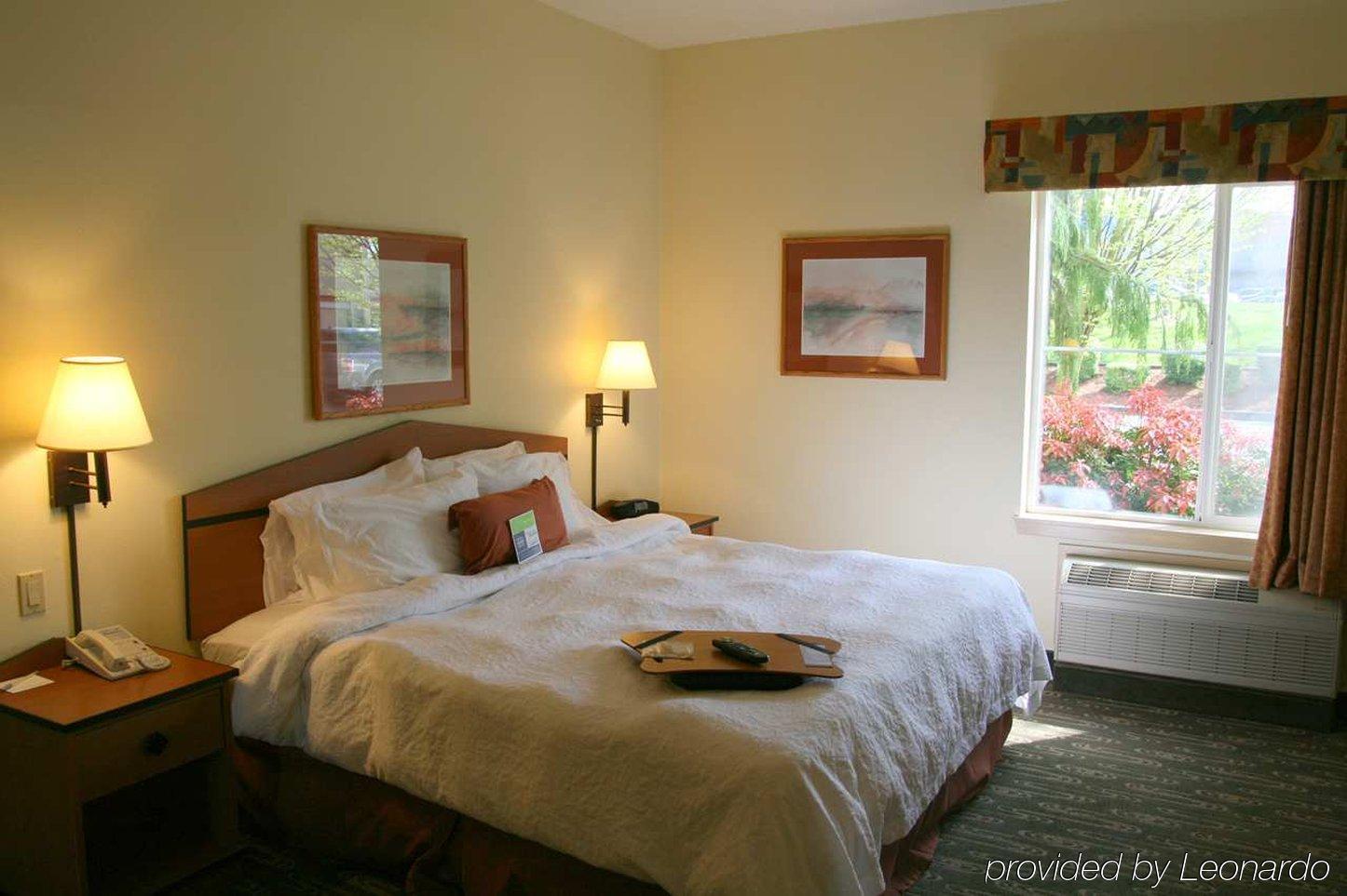 Hampton Inn & Suites Seattle North/Lynnwood Room photo