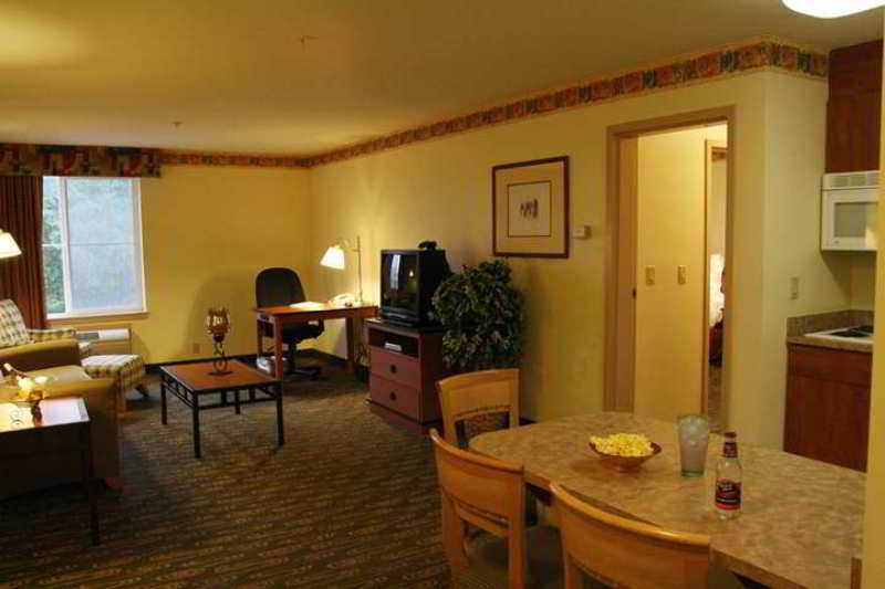 Hampton Inn & Suites Seattle North/Lynnwood Room photo